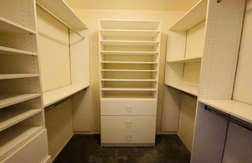 Large 2BR2BA Apartment Ideal for Long Stays - Foto 12