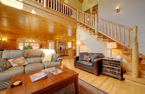 Maggie Valley Cabin with Private Hot Tub and Game Room - Foto 5