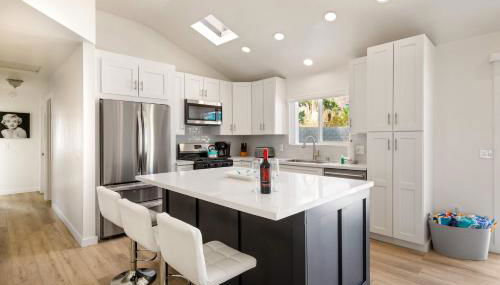 Experience Modern Luxury at Desert Hideaway - Foto 4