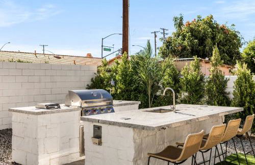 Desert Oasis: Pool, Spa, Golf Sim + EV Charger - Foto 41