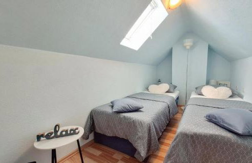 Three-Bedroom Holiday Home With Sea View In Praznica - Foto 33