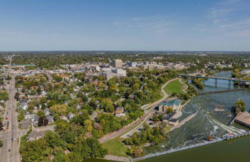 Family Downtown Mansion - Sleeps 13 - Foto 31