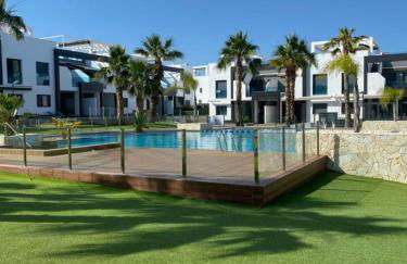 Sunny Ground floor bungalow opposite the swimming pool - Foto 2