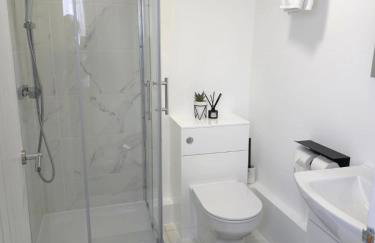 Large House, Home for Contractors- Park Free - Foto 36