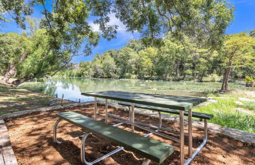 Whiskey River - Texas Music Theme in Historic Gruene, Riverfront on the Guadelupe River - Foto 37