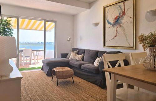 Beach House on Faro Island with a Dreamy Terrace and 7 Beds for the Perfect Escape - Foto 9