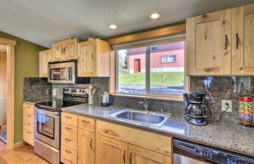 Lakefront Eatonville Cabin with Dock and Mtn Views! - Foto 9