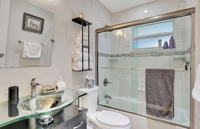 Waterfront Villa Private Pool! - Foto 20