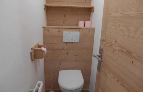 "Jacky" Appartement de charme suréquipé, 300m des pistes et centre village, casier à ski au pied des pistes, linge de lit et produit de toilette compris - Foto 15