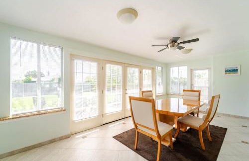 Serene Escape Cozy Home close to Beaches - Foto 5