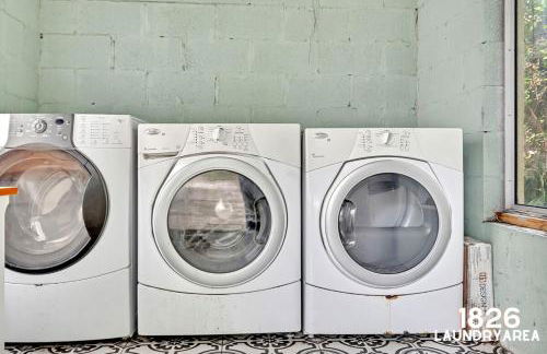 3 Home 12 bedroom compound with Pool and BBQ sleeps 24 - Foto 50