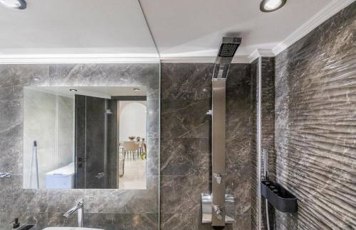 Vivian's Luxury Suite - Photo 20