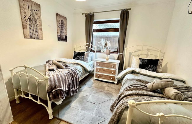 3 Bedroom Homely Retreat Near Slough - Foto 9