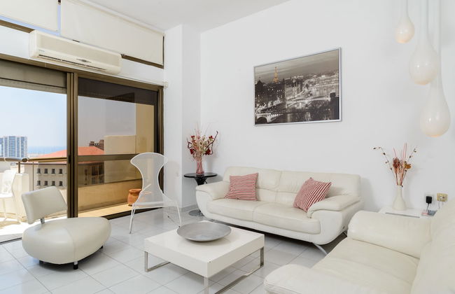 3BR Apt Steps from Sea W Parking - Foto 12