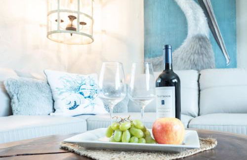 Cozy and Stylishly-Walk To The Beach - Sleeps 5 - Foto 5