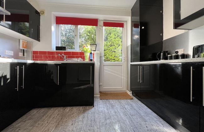 3 Bedroom Bungalow Moelfre- Private Garden,parking - Photo 13