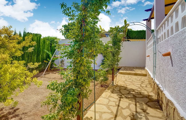 Serene Villa in Calpe With Private Swimming Pool - Photo 35