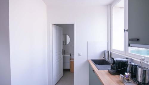 Portes de Paris RER C à 2 min WiFi & Parking Inclus - Foto 5