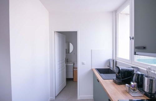 Portes de Paris RER C à 2 min WiFi & Parking Inclus - Foto 5