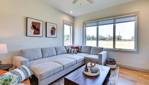 26-Acre Pilot Point Ranch Home with Pool and Mini Golf - Foto 5