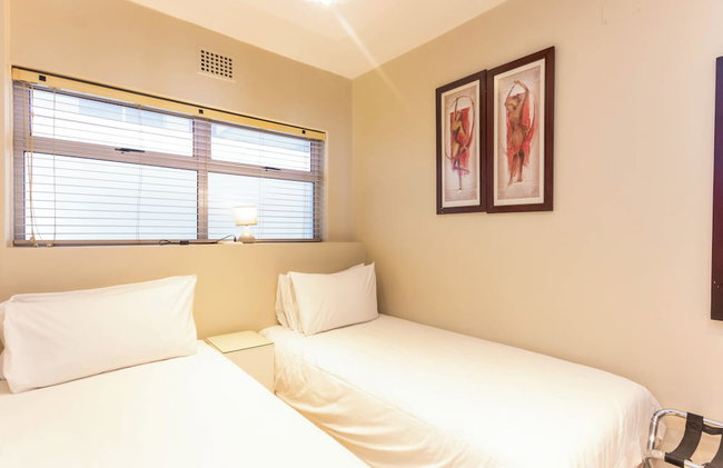 Third Floor sea Facing 2 Bedroom Apartment With Balcony - Photo 2