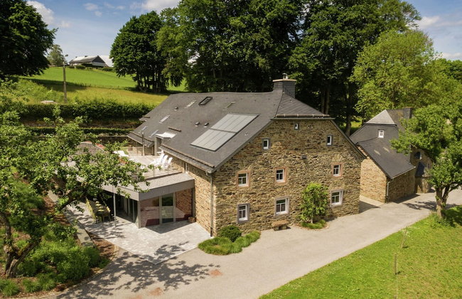 Majestic Holiday Home in Butgenbach With Turkish Steambath - Foto 1