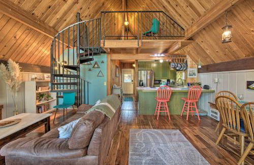 Unique Camano Cabin with Mountain and Water Views - Foto 8