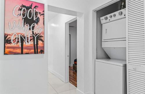 Luxury Vacation House in Miami’s Center! - Photo 38