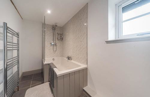 Luxury country oak beamed peaceful retreat - Photo 39