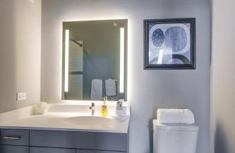 2BR Designer Loft Modern Luxe in City Center - Foto 9