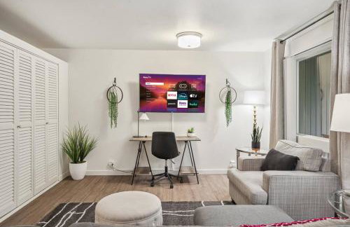 Cozy DT Bellevue Apt | Fast Wi-Fi & Free Parking - Foto 15