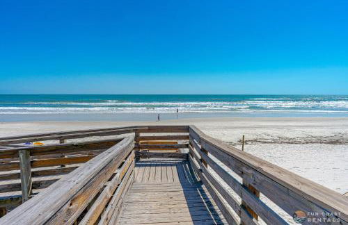 Dog Friendly Loft STEPS from Beach with Gas Barbecue Grill and Upstairs Deck! - Foto 29