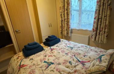 Lovely Serenity 1 and gorgeous Serenity 2 are 3 bedroom 2 bathroom caravans - Foto 12