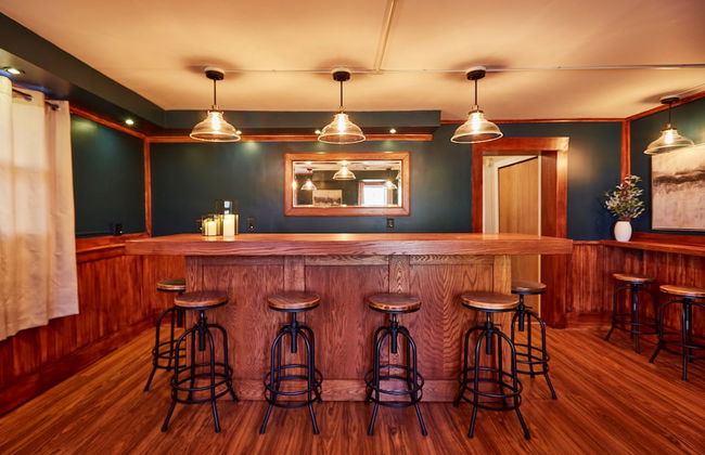 Home Near Hiking Biking w Hottub 6 Bedrooms - Foto 2