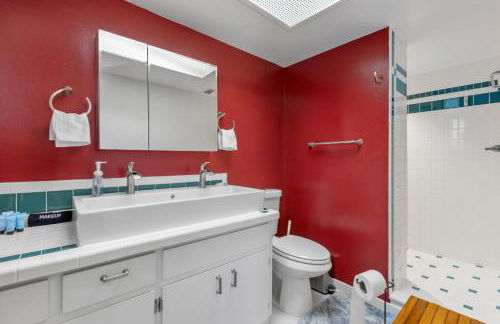 Relaxing Coastal Comfort - Heated Pool - Photo 18