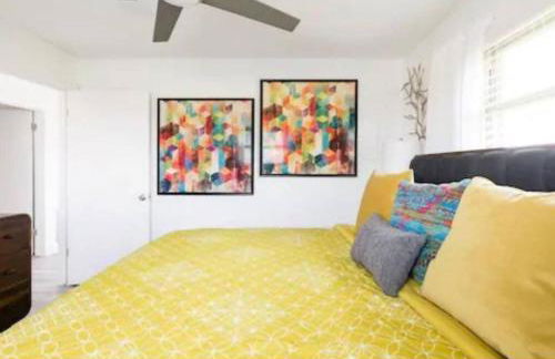 Beach House with Huge Deck and Great Views - Photo 18