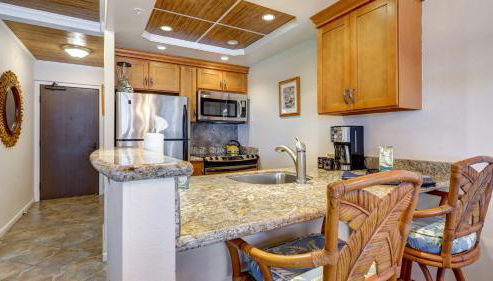 The Whaler Resort: Suite 515~Studio with Stunning Center Courtyard & Ocean Views - Foto 3, stove, minibar