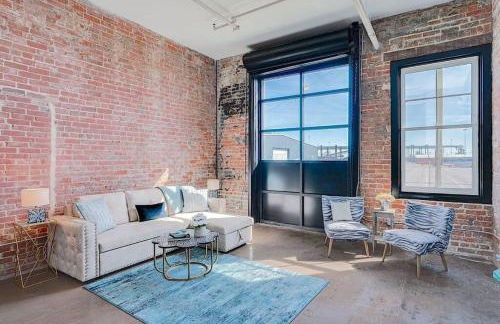 Breakfast at Tiffanys Downtown Newport News - Foto 14