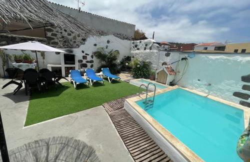 PRECIOSA CASA EMBLEMATATICA, PISCINA,WIFI - Foto 14