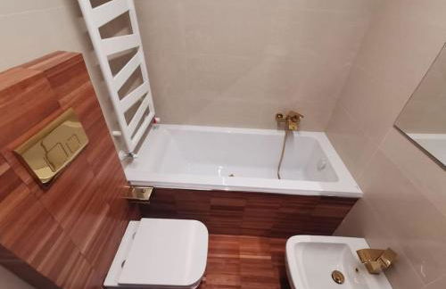 Metro stop, Prada & Design - Foto 14