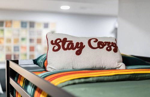 Light-filled retreat w hot tub & firepit - Foto 30