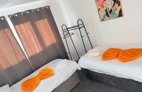 4 bed detached house with free parking on the driveway - Foto 7