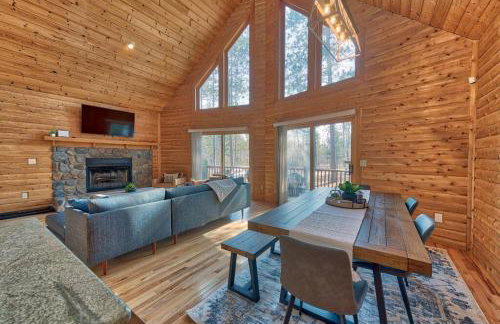 Charming & Cozy Chalet; Minutes to Shanty Creek! - Foto 14