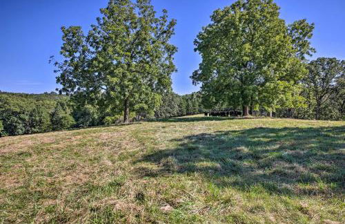 Peaceful Guest Home with Patio on 152-Acre Farm - Foto 27