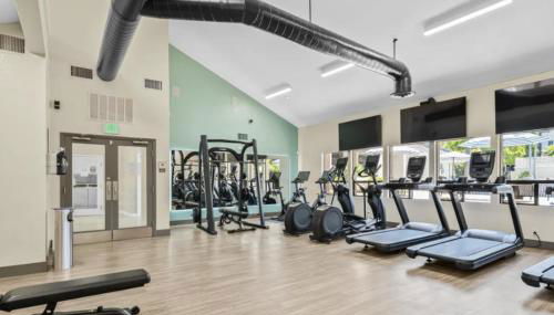 Prime Location and Stylish Apartment La Jolla UTC - Gym, Pool, Jacuzzi and Parking Access - Foto 3