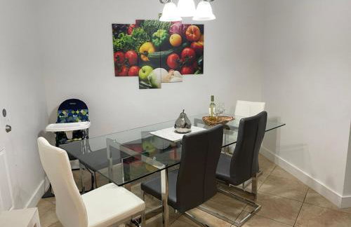 Relaxing Retreat 2BR Oasis with Pool and Outdoor BBQ - Foto 36