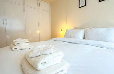 Oasis split level flat in Zone 1 - Photo 9