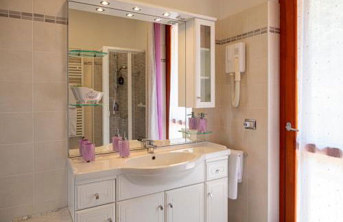 Italian vacation Homes - Iseo Lake Vista Retreat - Photo 42