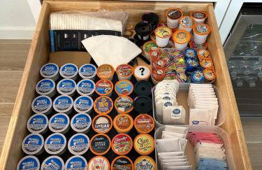 6BR Dream Getaway w Heated Pool & Peaceful Vibe - Photo 24