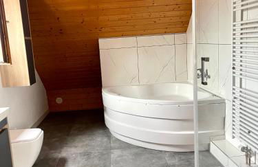 GHomeT - 6 Zimmer Wohnung with parking - Up to 10 guests - Monteur, Handwerker & Large family welcome - Foto 24